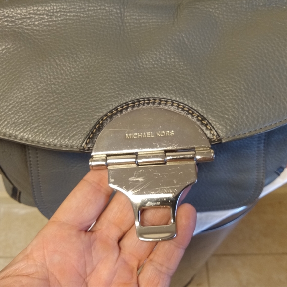 Michael Kors Leather Purse Hand Shoulder Bag Pebble Grain Gray Black Flap 2 Way - Picture 11 of 16